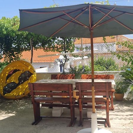 Guesthouse Lidija Sutivan Exterior photo