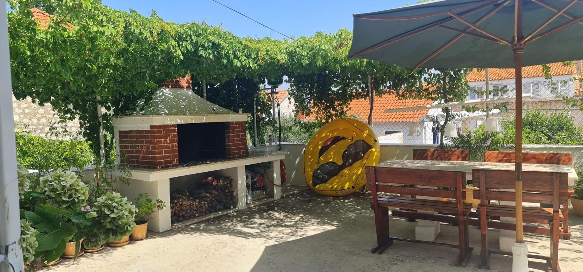 Guesthouse Lidija Sutivan Exterior photo