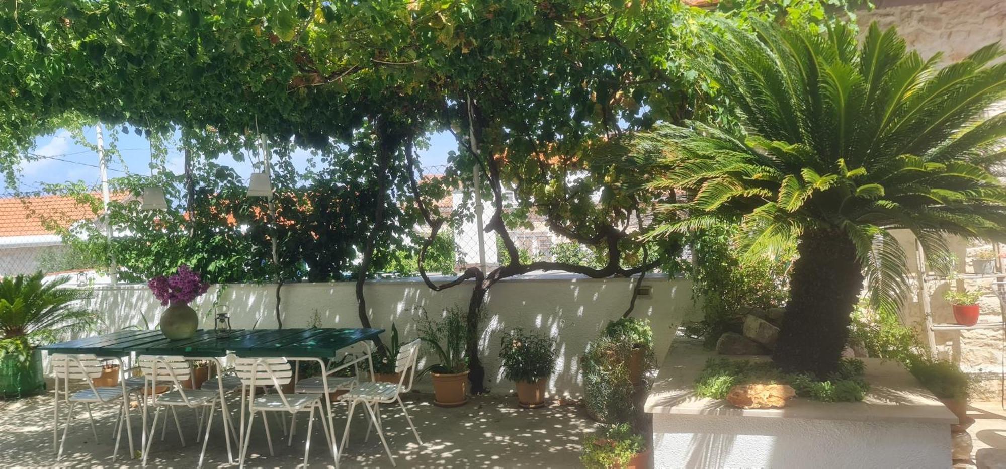 Guesthouse Lidija Sutivan Exterior photo
